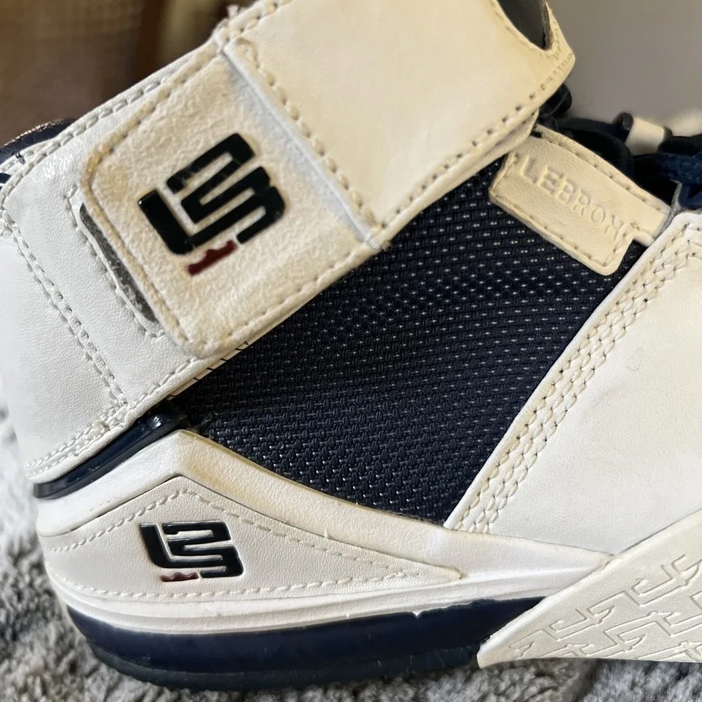 Nike LeBron y2k James Kid Basketball Shoes White Navy High Top Sneakers Size 3.5